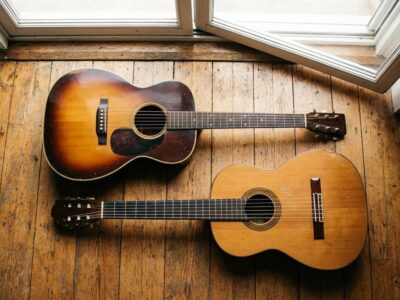 Comparación guitarra acústica y clásica
